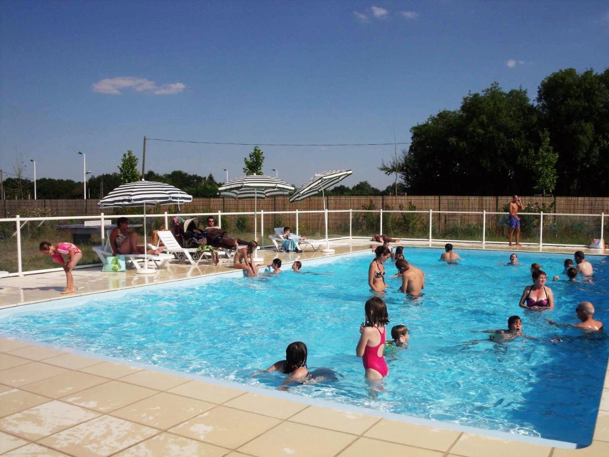Hotel Camping Du Plan D'Eau **** Saint-Yrieix-sur-Charente Exterior foto