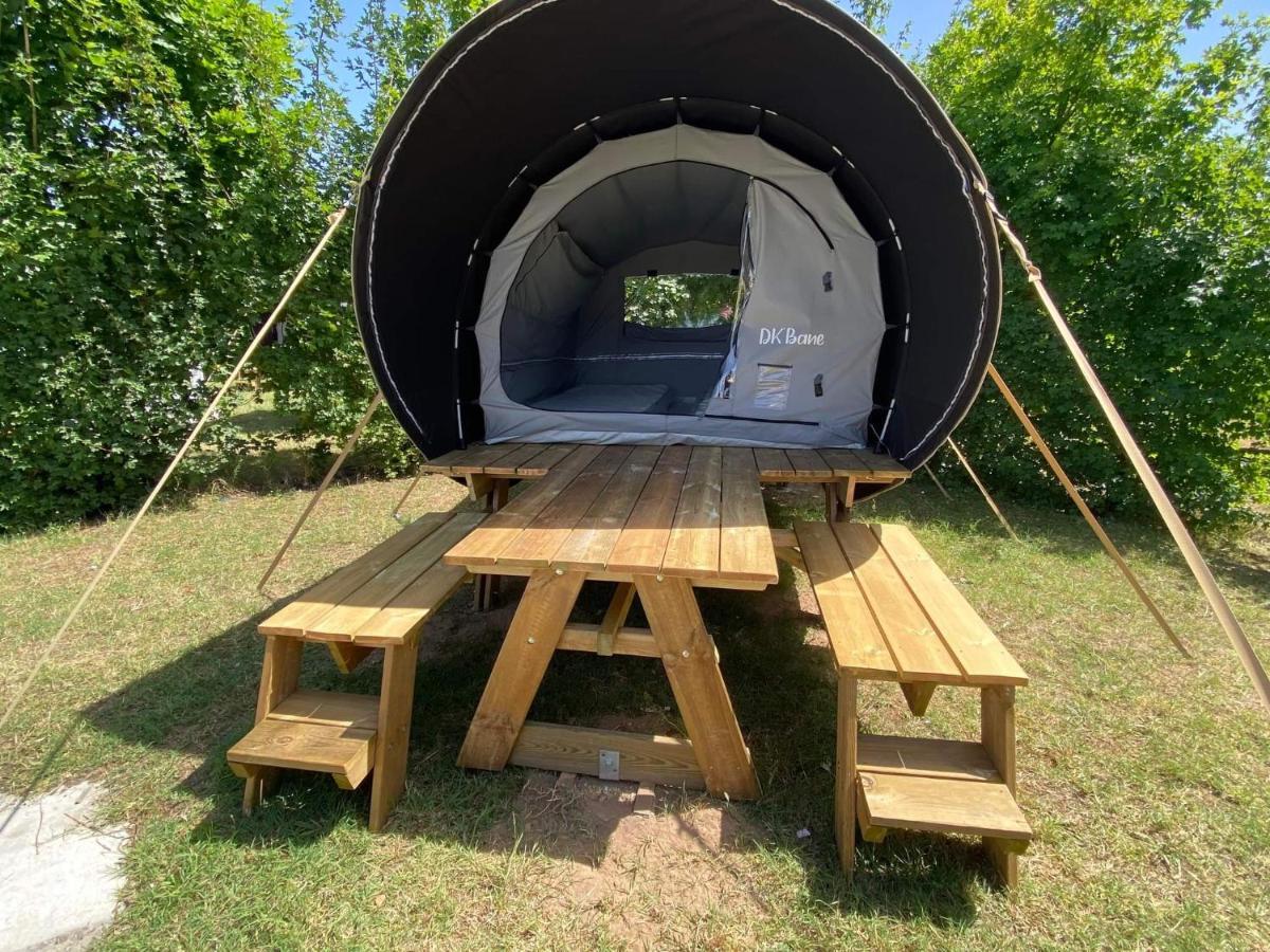Hotel Camping Du Plan D'Eau **** Saint-Yrieix-sur-Charente Exterior foto