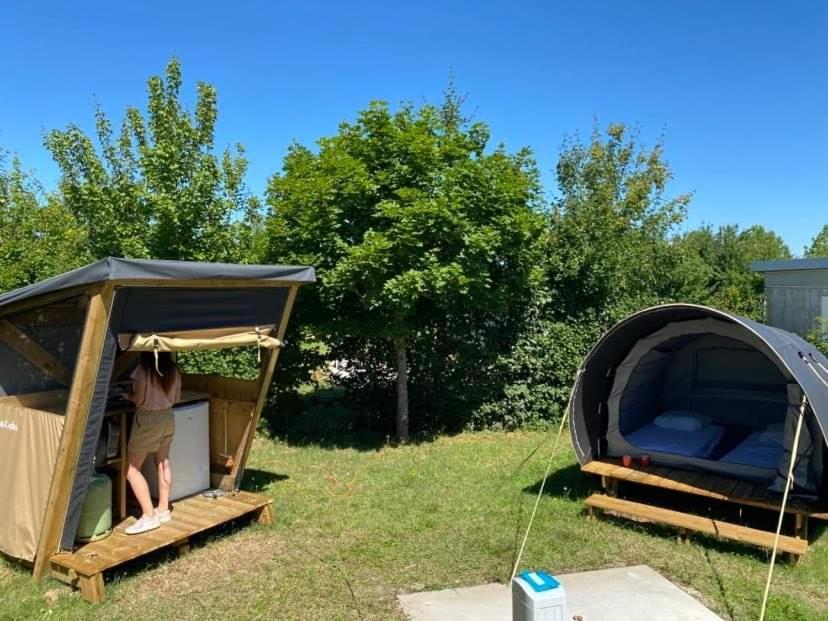 Hotel Camping Du Plan D'Eau **** Saint-Yrieix-sur-Charente Exterior foto